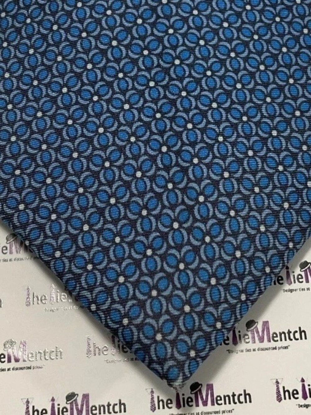 UNBRANDED 100% Silk Blue Geometric Floral Tie (New Minor Flaws)